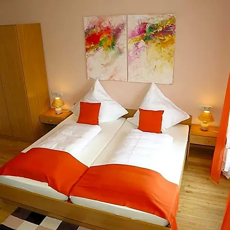 Hotel Garni Schweizerhaus 3*