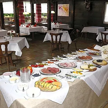 Hotel Garni Schweizerhaus 3*